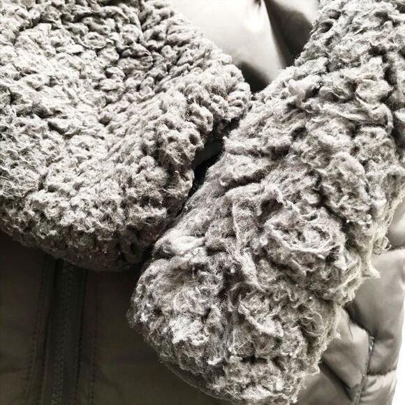 Babygap fleece lined Sherpa jacket/vest  GUC 4T - Picture 5 of 8